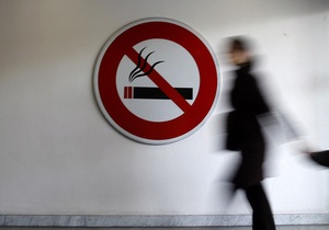 В Минске на площади Независимости запретили курить