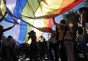 В Петербурге вступил в силу скандальный закон о запрете пропаганды гомосексуализма