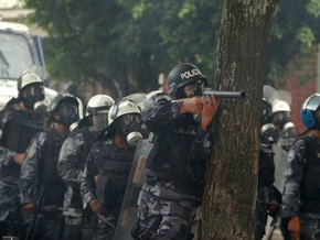 В Гондурасе произошли столкновения между полицией и сторонниками свергнутого президента