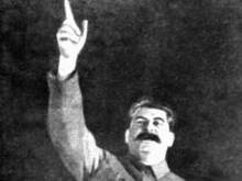 Коммунисты начнут раскопки памятника Сталину