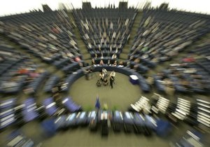 Европарламент не будет вводить санкции в отношении украинской власти - эксперт
