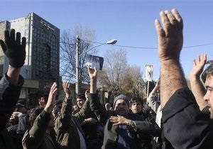 В Иране на похоронах аятоллы-диссидента произошли столкновения оппозиции с полицией