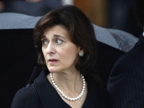 Место Эдварда Кеннеди в Сенате может занять его вдова