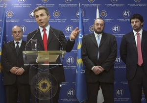 Корреспондент: Куда приводят мечты. Новая власть Грузии останавливает реформы Саакашвили и включает задний ход
