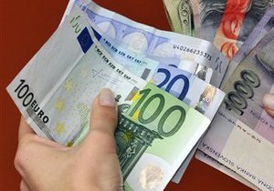 Евро на межбанке подешевел на 10 копеек