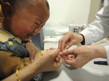 Китайских детей атакует смертельный вирус: 8,5 тысяч заразившихся