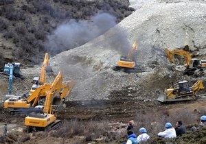 Тибет: в погребенном под оползнем поселке не нашли живых