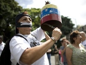 Чавес закрыл десятки СМИ. Люди протестуют против цензуры