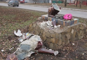 В Луганске восстановили разрушенную скульптуру льва, которую подарил Львов