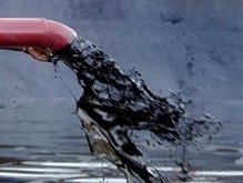 Во Львовской области из-за врезки в продуктопровод разлилась нефть