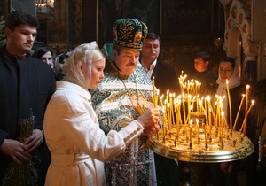 Тимошенко посетила Божественную литургию во Владимирском соборе