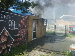 В Киеве на Куреневке сгорело кафе