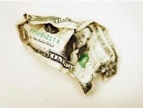 Доллар снижается на межбанке