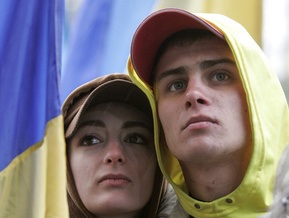 Опрос: Украинцы - одна из наиболее политизированных наций