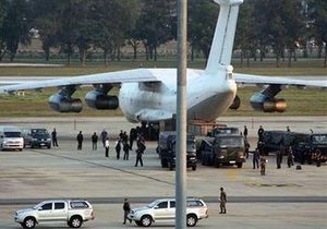 В Астане подтверждают, что пилоты задержанного самолета с оружием имеют гражданство Казахстана