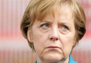 Из-за облака вулканической пыли самолет Меркель не смог приземлиться в Германии