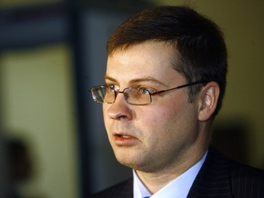 Латвийским министрам могут вполовину урезать зарплату