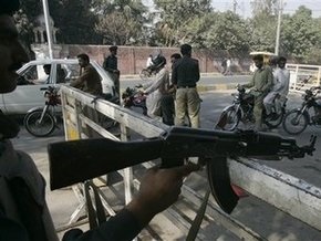 Пакистанские войска уничтожили более ста боевиков