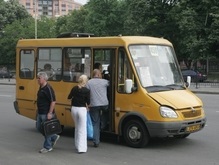 Водители маршрутных такси продолжают забастовку