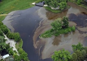 Авария на трубопроводе Chevron: несколько тысяч литров нефти вылилось в реку американского Солт-Лэйк-Сити