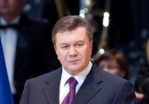 Янукович прокомментировал решение КС по красным флагам