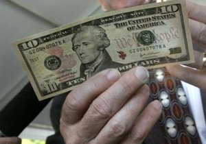 Гривна вновь незначительно выросла к доллару на межбанке