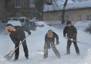 непогода - снег в Киеве - оппозиция - Батьківщина создала мобильные группы по расчистке снежных заносов в Киеве