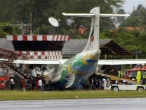 В Таиланде самолет врезался в заброшенную контрольную вышку: есть жертвы