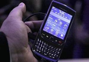 RIM представила BlackBerry Torch с новой операционной системой