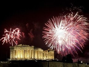 В Греции в новогоднюю ночь подожгли десять банков и два автосалона