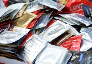 В Гане конфискованы миллионы дырявых презервативов