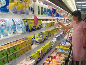Новый скандал в  Китае: меламиносодержащее молоко снова появилось на прилавках магазинов