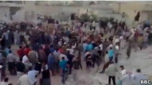 Сирия: десятки людей погибли при мощном взрыве в Хаме