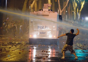 Протесты в турции - Плоды турецкого гнева: власти обвинили 18 левоцентристов в связях с террористами