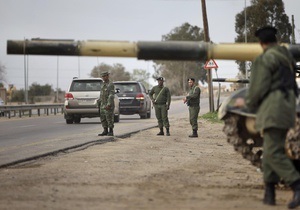 Ливийские повстанцы обвинили Каддафи в гибели десяти тысяч человек