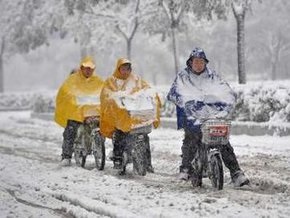 Жертвами снегопадов в Китае стали более 30 человек, сотни раненых