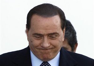 Берлускони не явился на слушание по  делу Руби  из-за проблем со здоровьем