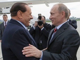 Путин открыл автозавод и проехал на обещанном Берлускони внедорожнике