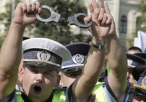 Румынские полицейские вышли на акцию протеста