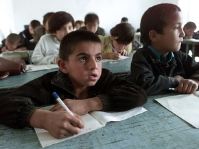 В Таджикистане учителей переоденут в форму