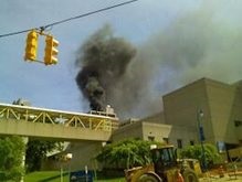 На здание больницы в США упал вертолет: есть пострадавшие