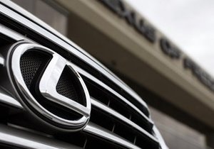 Toyota представит автомобиль, сделанный полностью из карбона