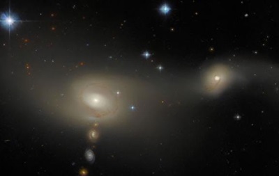 Хаббл зафиксировал идеальное скопление галактик