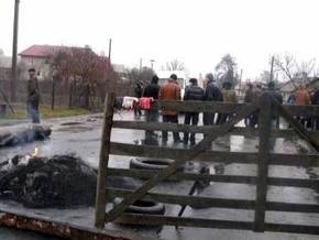 30 человек перекрыли автотрассу Львов-Краковец из-за гибели односельчанина