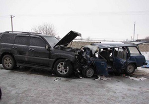 В Хмельницкой области Lexus столкнулся с Ладой: трое погибших
