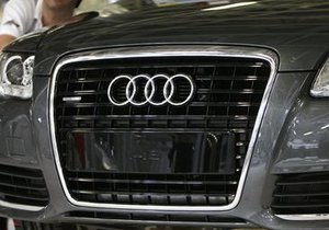 Audi встраивает в автомобили бесконтактную оплату парковки