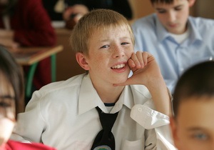 Киевским школьникам будут выдавать стипендии