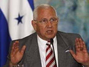 Власти Гондураса  готовы вести диалог со свергнутым президентом страны Селайей