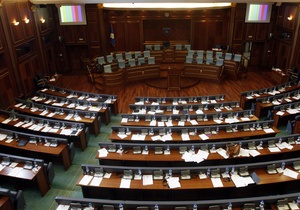 Досрочные парламентские выборы пройдут в Косово 12 декабря