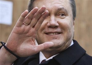 Янукович отбыл в Казахстан